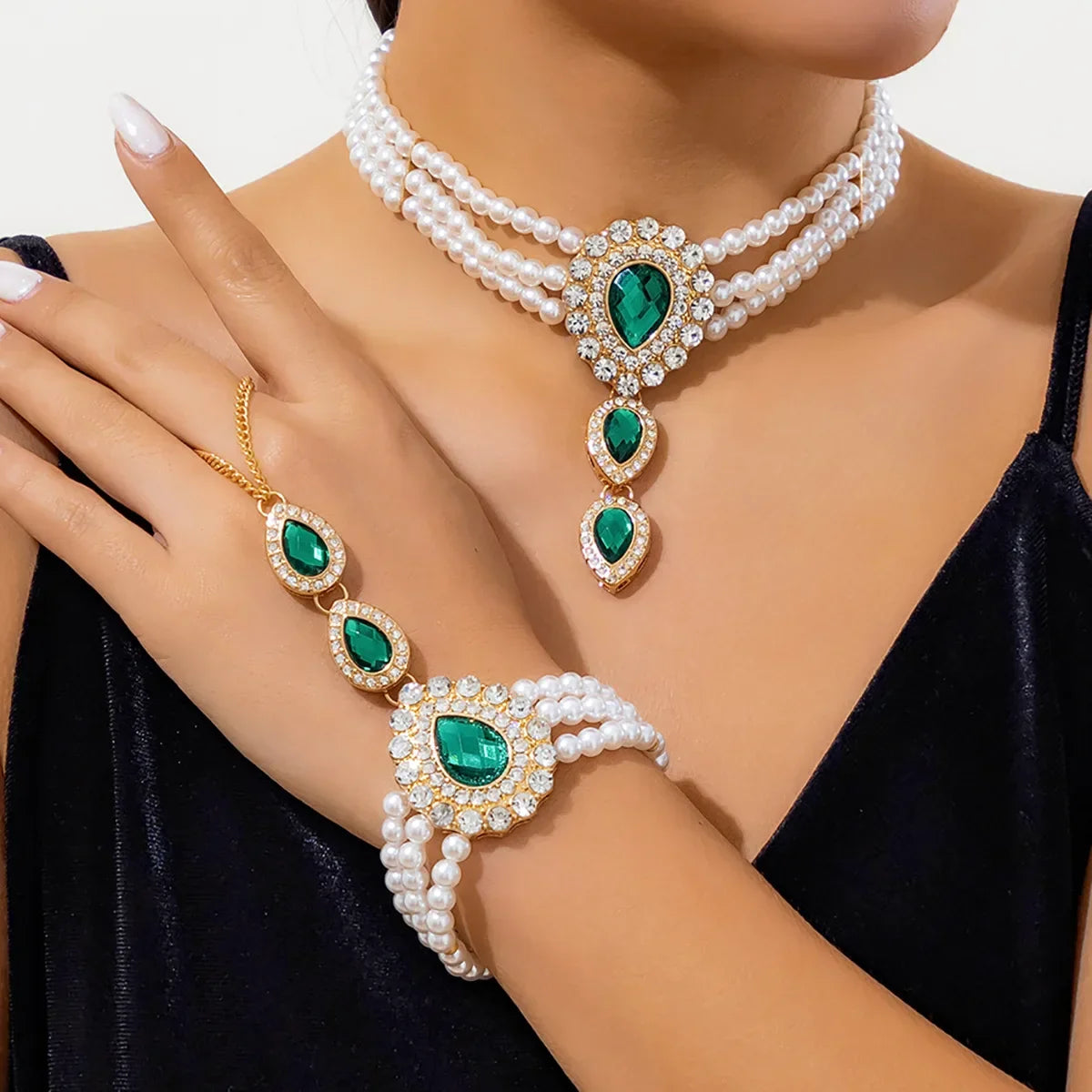 Verdeluxe Necklace & Bracelet Set