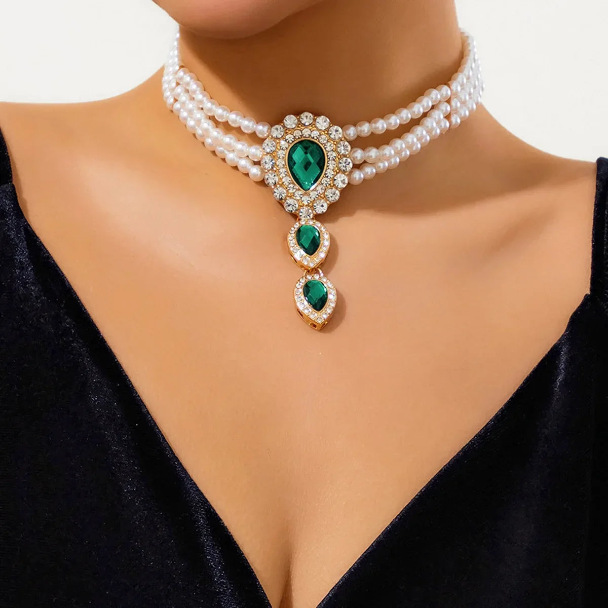 Verdeluxe Necklace & Bracelet Set